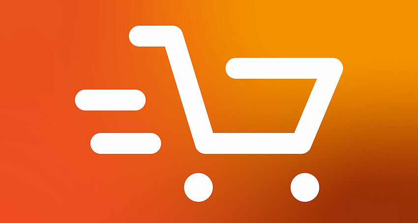 Weißes Icon eines Einkaufswagens als Zeichen für Online-Shops auf orangenem Hintergrund 